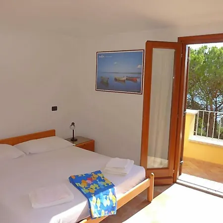 Sos Alinos Sleeps 6 カーラ・リベロット